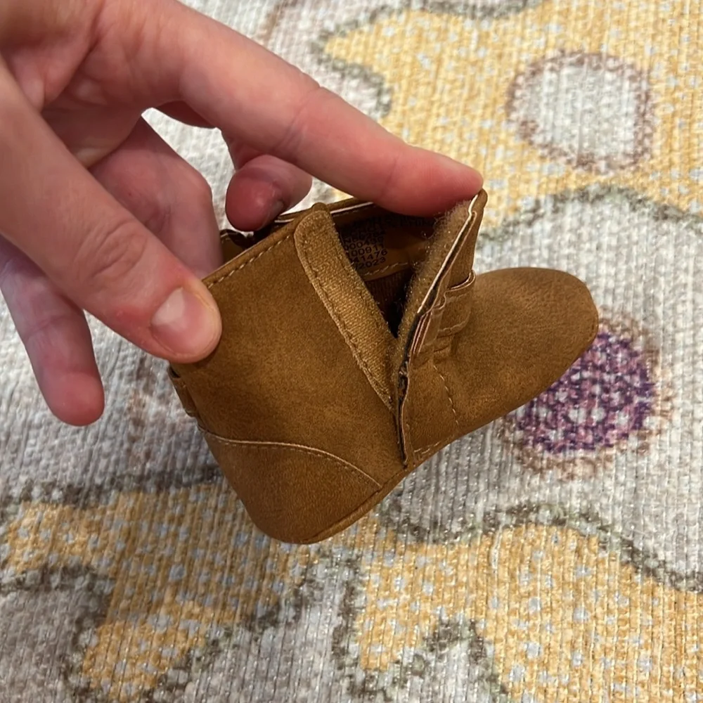 NWT The Children’s Place baby boots